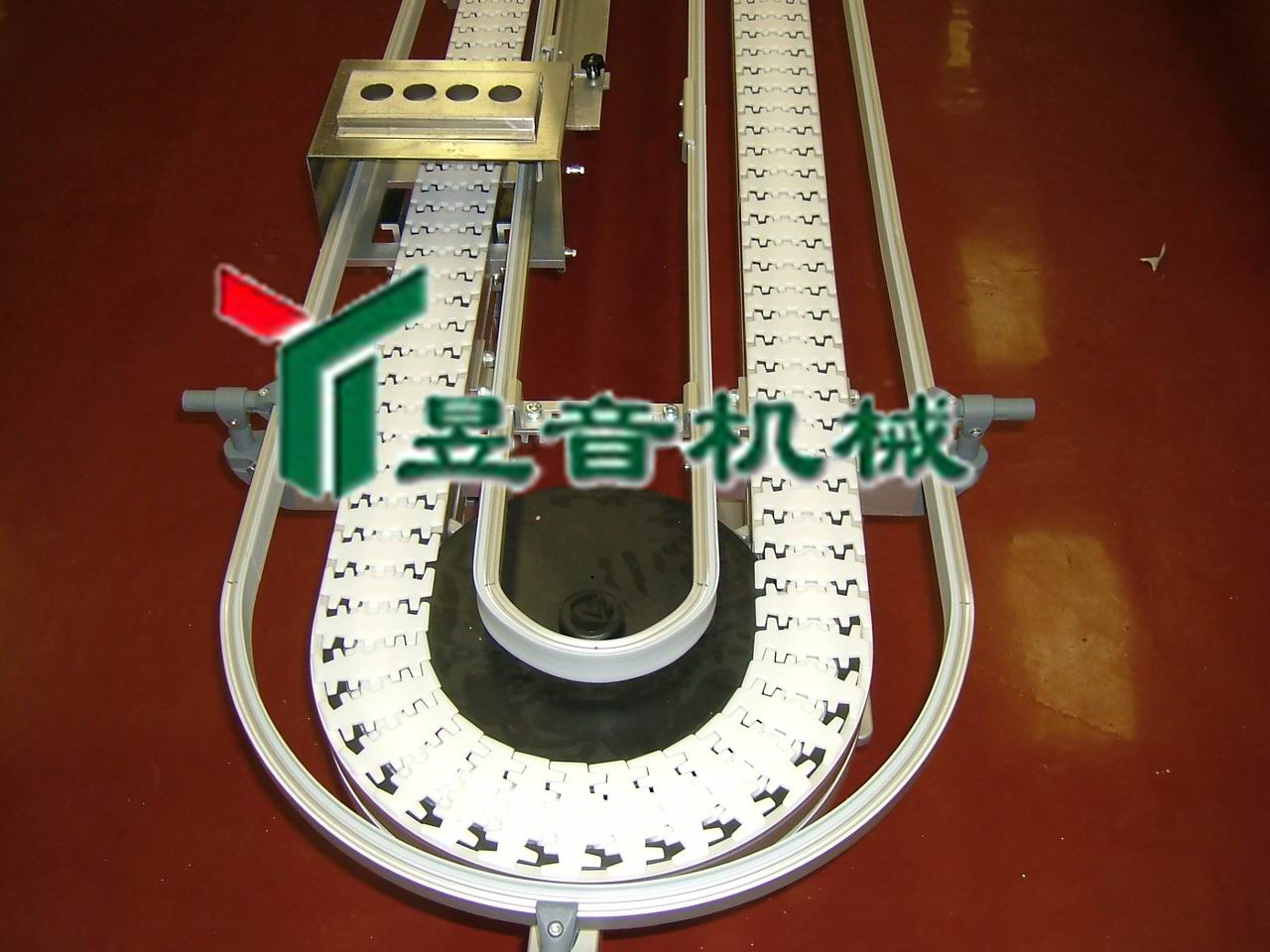 簡(jiǎn)述柔性鏈板輸送機(jī)的優(yōu)點(diǎn)